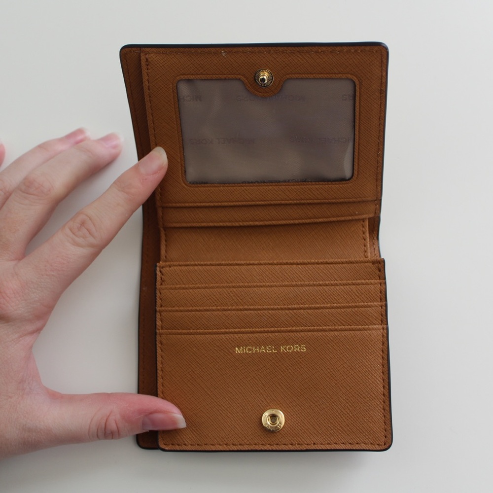 Michael Kors Wallet - Picture 4 of 5